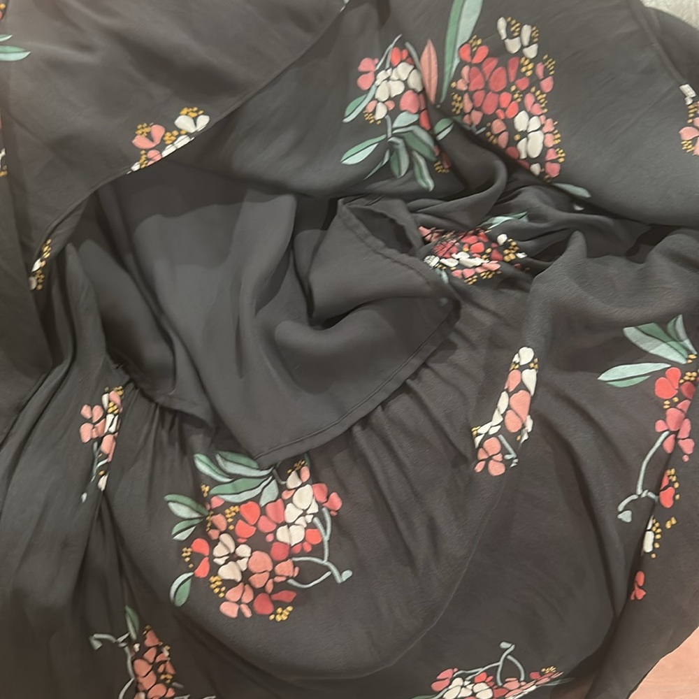 LOFT Ruffled Tiered Dress with Bishop Sleeves. Hydrangea peasant. Size m. Grey - Picture 6 of 9